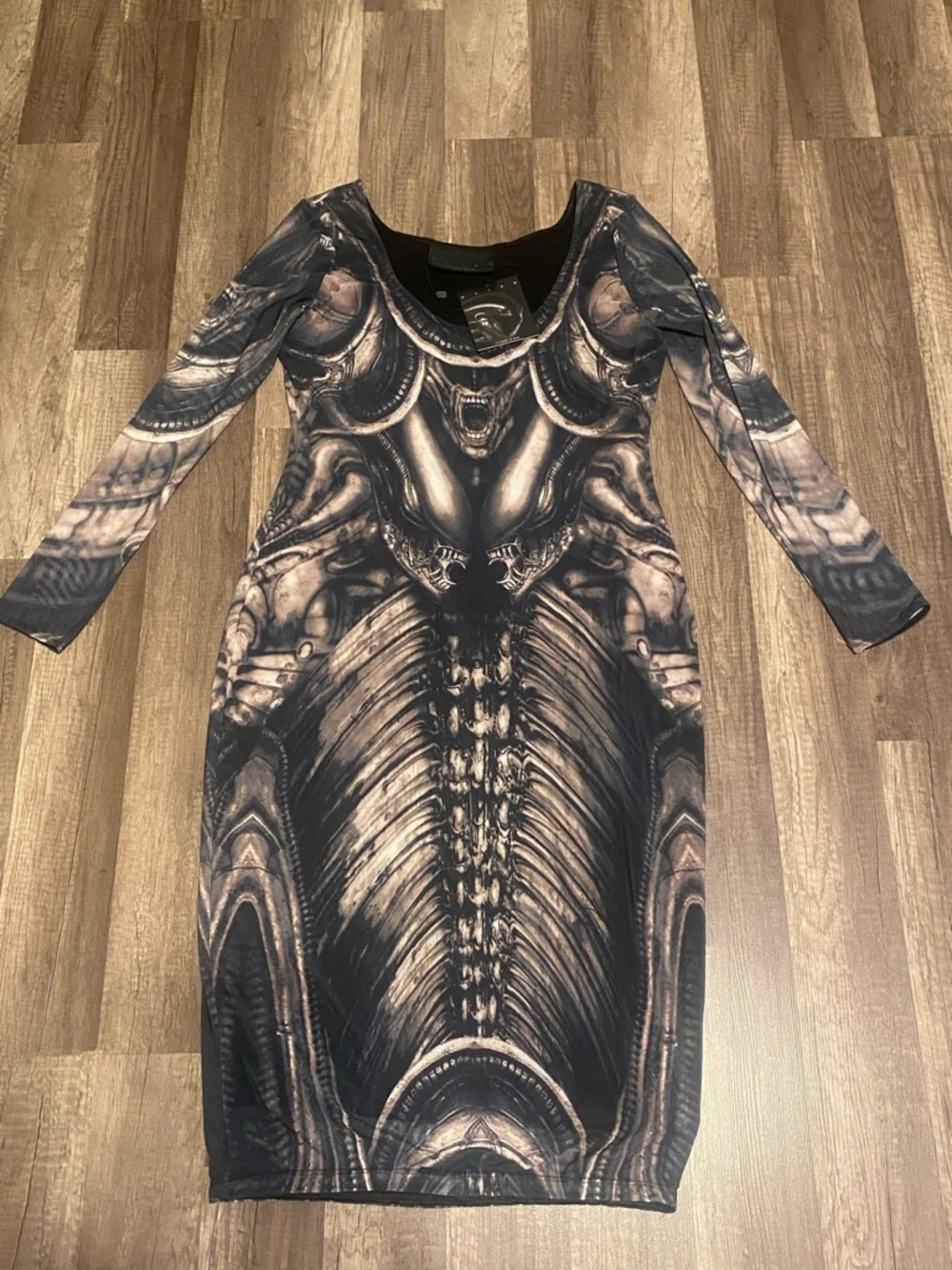 Sculpted Black Printed Midi Dress with Waist Accent - Picture 2 of 9